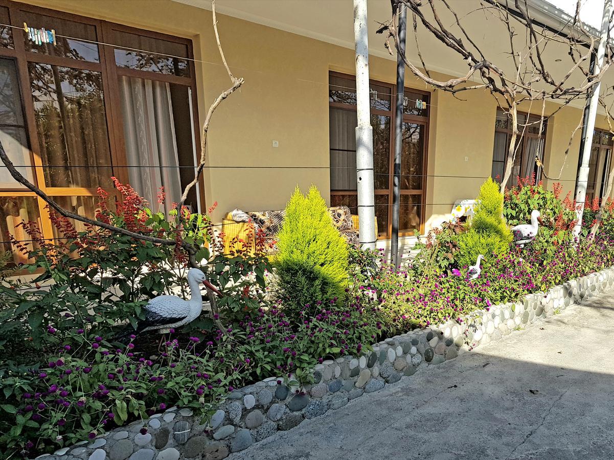 Sysanns Guest House Alakhadzi Exterior foto